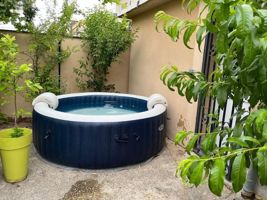 Villa Climatise Avec Piscine Et Jacuzzi Carpentras Eksteriør billede