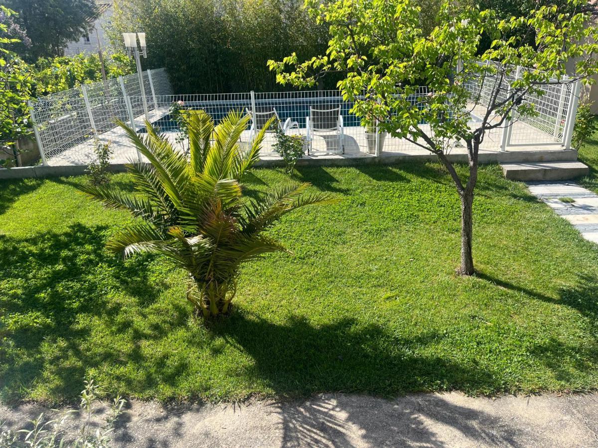 Villa Climatise Avec Piscine Et Jacuzzi Carpentras Eksteriør billede
