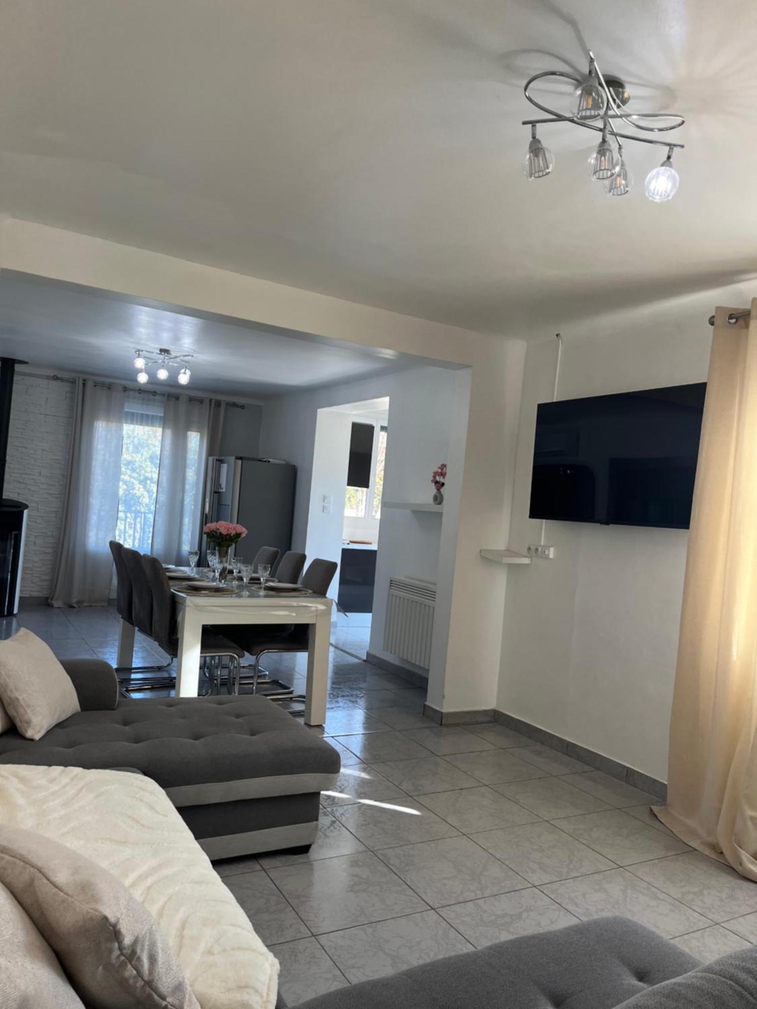 Villa Climatise Avec Piscine Et Jacuzzi Carpentras Eksteriør billede