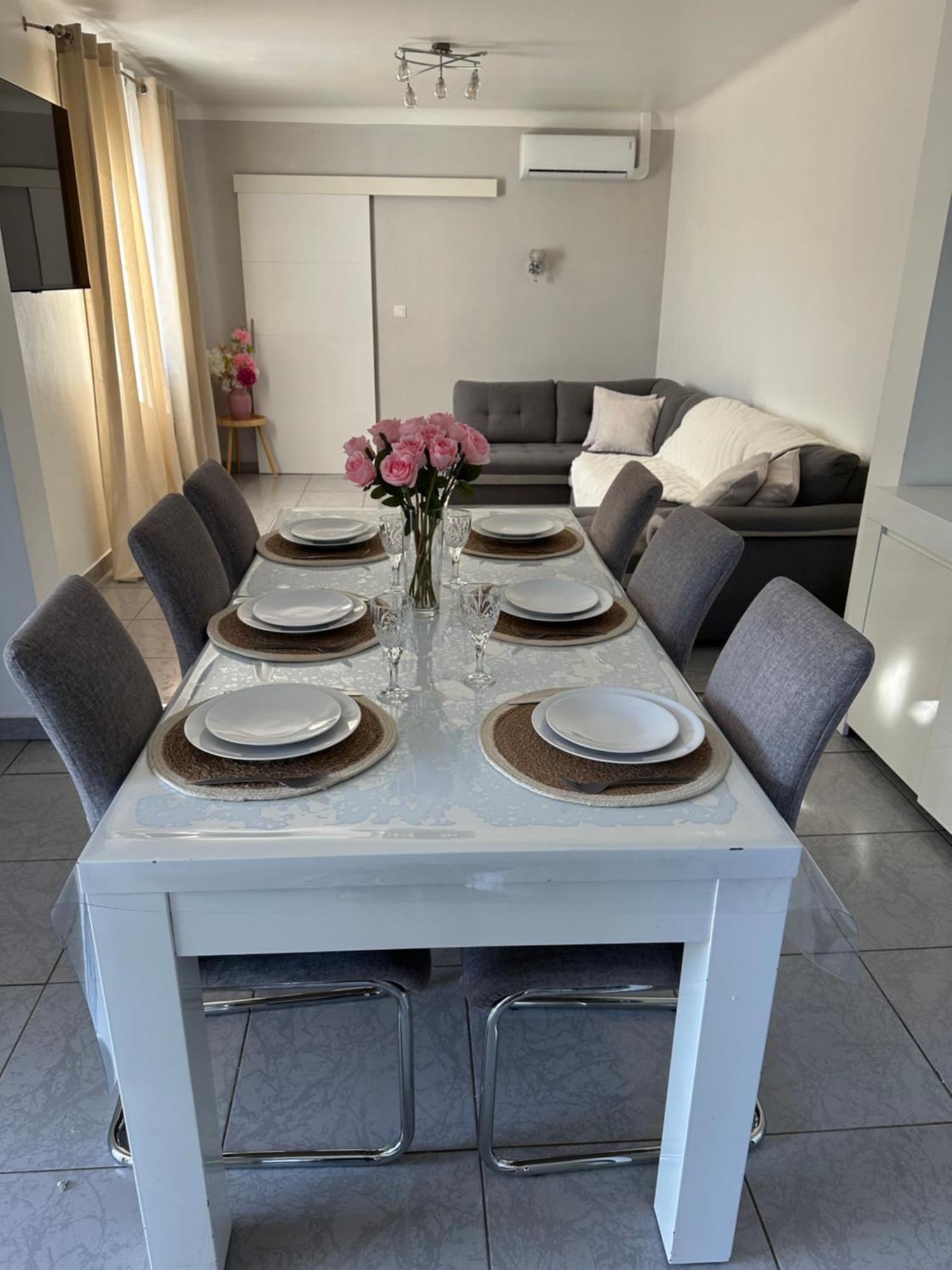Villa Climatise Avec Piscine Et Jacuzzi Carpentras Eksteriør billede