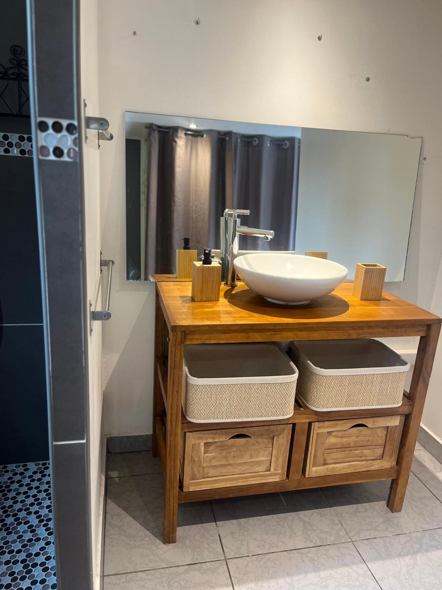 Villa Climatise Avec Piscine Et Jacuzzi Carpentras Eksteriør billede