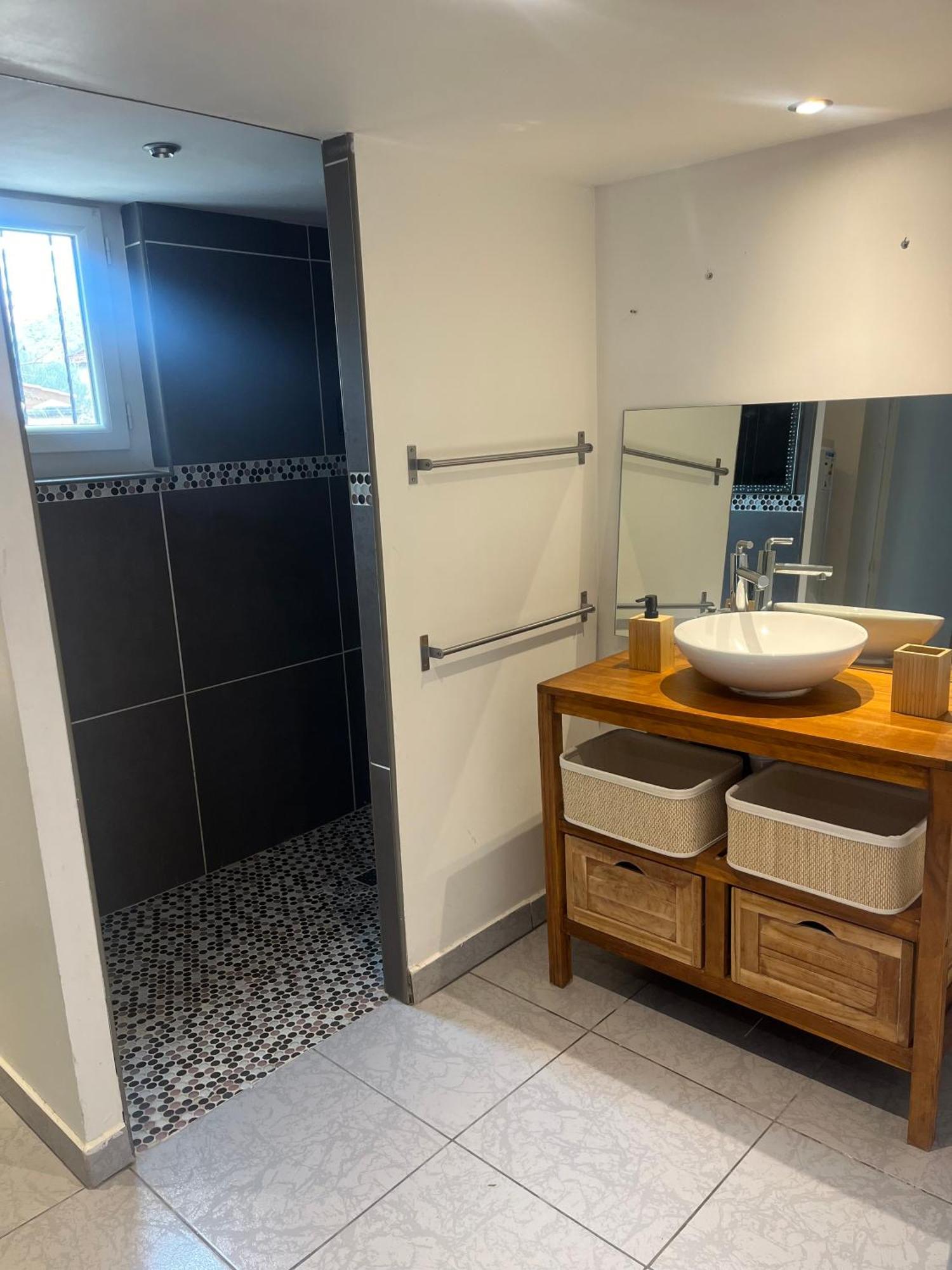 Villa Climatise Avec Piscine Et Jacuzzi Carpentras Eksteriør billede